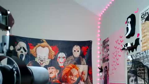Spookie Baddie online show from June 11, 12:32 am