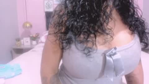 Snapshot of 00valeriasexxx chatting on December 16, 3:32 pm Valeria online show from December 16, 3:32 pm