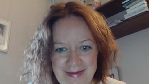 Snapshot of 12ennie chatting on October 7, 6:18 am 12ennie online show from October 7, 6:18 am