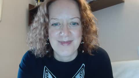 Snapshot of 12ennie chatting on October 15, 8:17 am 12ennie online show from October 15, 8:17 am