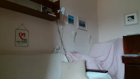 12ennie online show from March 18, 9:36 am