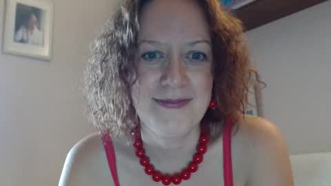 Snapshot of 12ennie chatting on October 10, 9:58 am 12ennie online show from October 10, 9:58 am