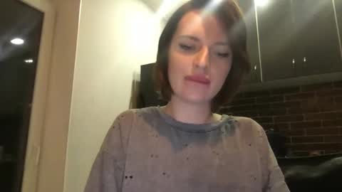 Snapshot of 1dove chatting on December 3, 6:17 pm DOVE online show from December 3, 6:17 pm