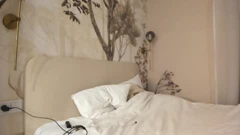 Lily 3 online show from September 9, 4:18 pm