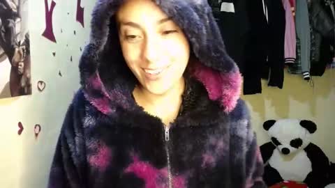 1kandylove online show from November 16, 4:25 am