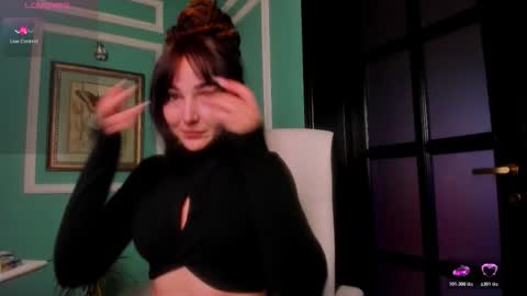 Moona  online show from December 21, 1:37 pm