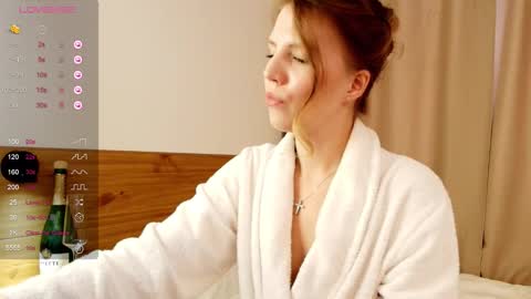 Snapshot of 1slavicdoll chatting on September 10, 4:45 am VICTORIA online show from September 10, 4:45 am