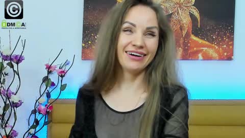 Ella online show from February 24, 8:03 pm