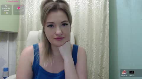 Snapshot of 3sweetcandy3 chatting on February 3, 11:15 pm 3sweetcandy3 online show from February 3, 11:15 pm