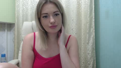 Snapshot of 3sweetcandy3 chatting on December 17, 11:27 pm 3sweetcandy3 online show from December 17, 11:27 pm