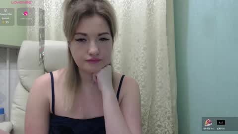 Snapshot of 3sweetcandy3 chatting on March 12, 12:20 am 3sweetcandy3 online show from March 12, 12:20 am