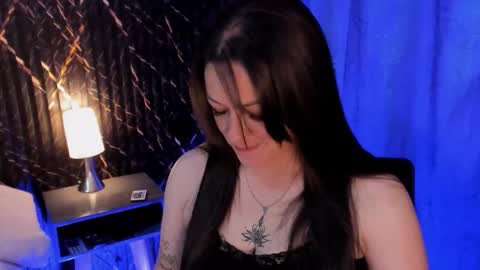 Snapshot of 4ngel_greey chatting on October 27, 8:47 pm ... .     Angel     . ... online show from October 27, 8:47 pm