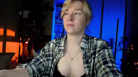 Snapshot of 5_in_one chatting on January 13, 4:39 am Sunshine online show from January 13, 4:39 am