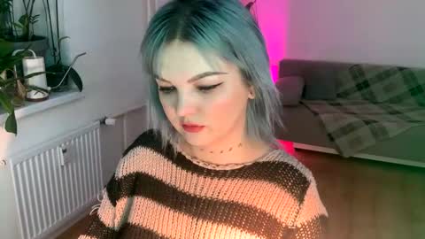 Snapshot of 80s_brat chatting on January 24, 2:49 am Ivy online show from January 24, 2:49 am