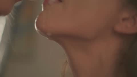 Olivia dark hair  Zoe light hair online show from October 29, 5:01 am