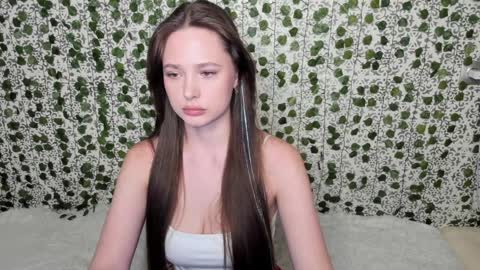 Snapshot of _52_ chatting on January 29, 5:13 pm EMILY AND  MARCUS online show from January 29, 5:13 pm