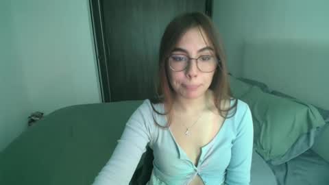 Snapshot of _abbyyyy_ chatting on February 17, 7:33 pm abby 3 online show from February 17, 7:33 pm