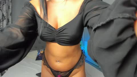 Adelle online show from December 13, 3:43 pm