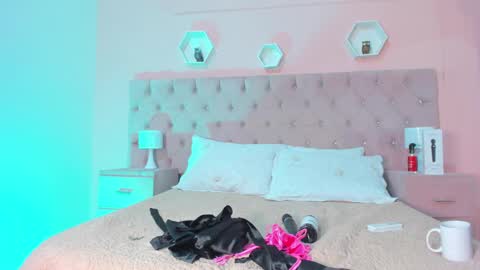 Snapshot of _agathaargent chatting on December 22, 6:48 pm Agatha online show from December 22, 6:48 pm