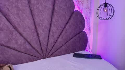 Snapshot of _alaia_collway_ chatting on September 10, 1:44 pm Alaia online show from September 10, 1:44 pm