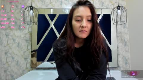 Snapshot of _alaia_collway_ chatting on December 2, 11:55 am Alaia online show from December 2, 11:55 am