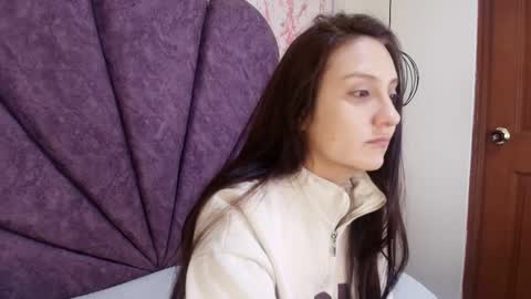 Snapshot of _alaia_collway_ chatting on October 15, 12:19 pm Alaia online show from October 15, 12:19 pm