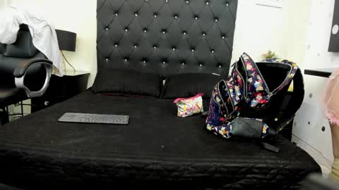 _alana_johnson online show from April 4, 12:26 pm