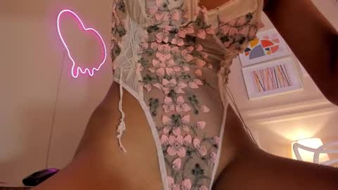 Snapshot of _aleja_x chatting on September 22, 11:41 am _aleja_x online show from September 22, 11:41 am