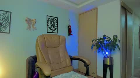 Snapshot of _alicelewis chatting on January 16, 11:04 am Alice online show from January 16, 11:04 am