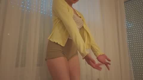 Snapshot of _annieone chatting on October 19, 2:08 pm Anna online show from October 19, 2:08 pm