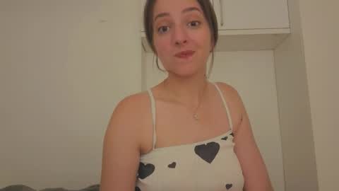 Snapshot of _annieone chatting on September 25, 8:17 pm Anna online show from September 25, 8:17 pm