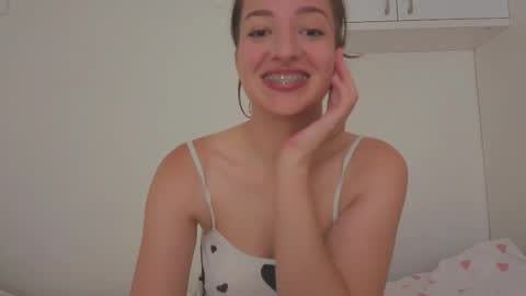 Snapshot of _annieone chatting on September 23, 8:18 pm Anna online show from September 23, 8:18 pm