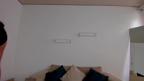    online show from December 5, 4:41 pm