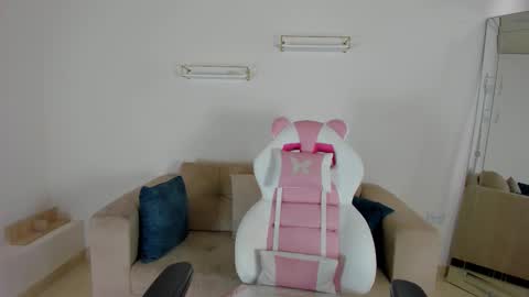    online show from October 14, 12:08 pm