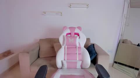    online show from October 24, 12:12 pm