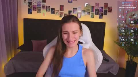 Snapshot of _ash_leyy_ chatting on October 13, 6:38 am _ash_leyy_ online show from October 13, 6:38 am