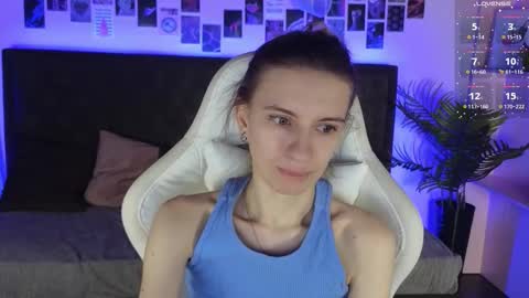 _ash_leyy_ online show from February 9, 1:52 am