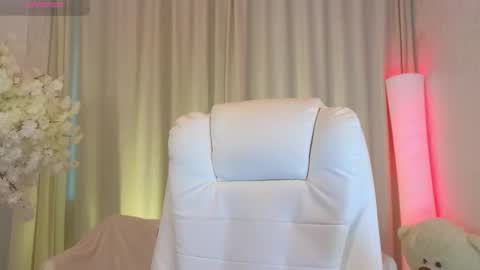 Snapshot of _b00bss_ chatting on September 21, 3:27 am Jess online show from September 21, 3:27 am
