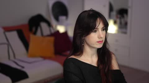 Lili online show from November 29, 11:58 am