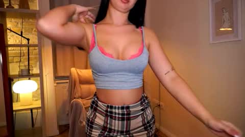 Pearl online show from February 16, 5:02 pm