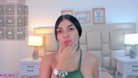 Snapshot of _brenda_becker chatting on January 16, 11:37 am Brenda online show from January 16, 11:37 am