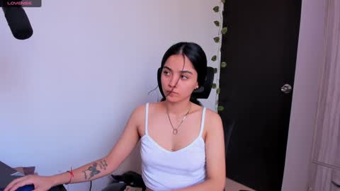 CALL ME ANNA  online show from January 19, 6:00 pm