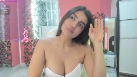 Camila Rose online show from May 22, 7:45 pm
