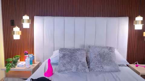 _cate_ online show from February 20, 8:42 pm