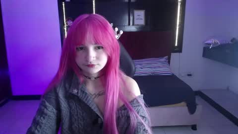 _charlotte_collins_ online show from April 1, 3:31 pm