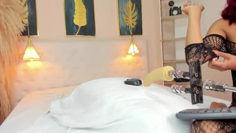 _cinnamon_star online show from April 17, 12:29 pm