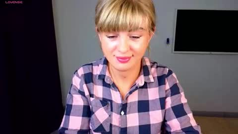 Snapshot of _comefeelme_ chatting on October 8, 5:50 pm D online show from October 8, 5:50 pm
