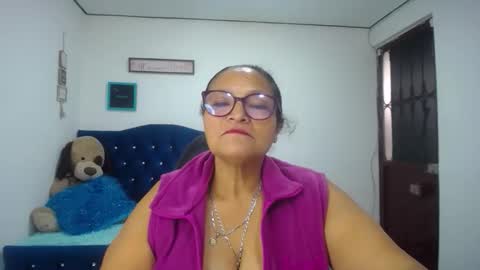 Snapshot of _cristal09 chatting on September 10, 6:19 pm _cristal09 online show from September 10, 6:19 pm