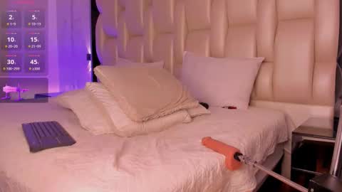     online show from December 22, 9:07 pm