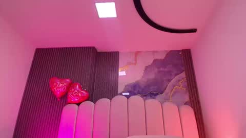 Dione online show from February 27, 8:08 pm